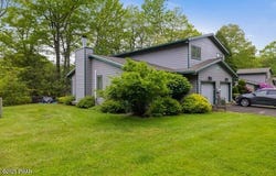802 Forest Circle, Paupack, PA 18464