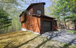 476 Hyland Drive, East Stroudsburg, PA 18301