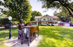 1231 E College St, IowaCity, IA 52245