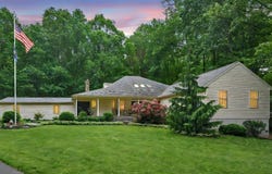5150 CHESTNUT GROVE ROAD, SPRING GROVE, PA 17362