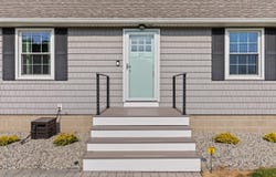 27 Seaside Avenue, Saco, ME 04072