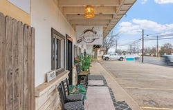 905 E Main St, Fredericksburg, TX 78624