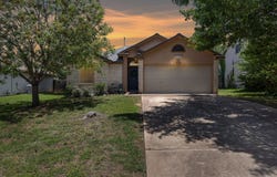 804 Maplecreek DR, Leander, TX 78641
