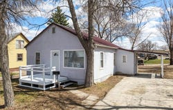 711 5th St SW, Minot, ND 58701
