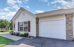 222 Rayfield Cir, Webster, NY 14580