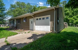 105 E 9TH Street, Delavan, IL 61734