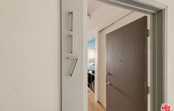 960 Larrabee St, West Hollywood, CA 90069