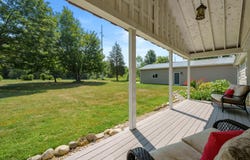 45284 Co Rd 703, Coloma, MI 49038