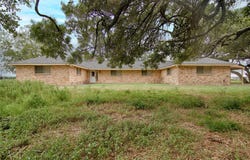 341 CR 233, Hallettsville, TX 77964