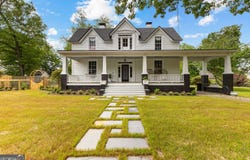 15 Robinson, Newnan, GA 30263