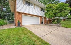 7647 Ragall Parkway, Middleburg Heights, OH 44130