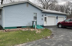 52421 Arnold Street, Dowagiac, MI 49047
