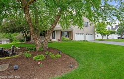 30 Geneva Boulevard, North Greenbush, NY 12198