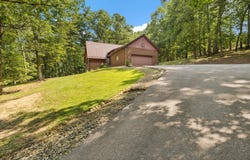 18 Hillcrest Drive, Little Hocking, OH 45742