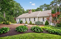 4 Wolf Hill Road, East Sandwich, MA 02537