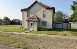 105 Main St, Bayard, IA 50029