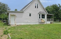 422 S Graham Street, Leeton, MO 64761