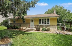 12 BARE AVENUE, READING, PA 19607