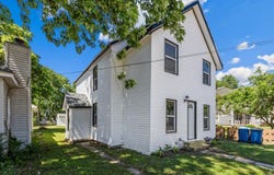 1213 W Fourth, DIXON, IL 61021