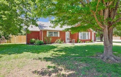 305 Valleyview Ct, Andover, KS 67002