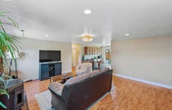 1065 FENWICK ST, Coos Bay, OR 97420