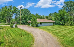 4821 Lansing Avenue, Jackson, MI 49201