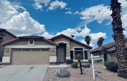 1018 E HIDDENVIEW Drive, Phoenix, AZ 85048