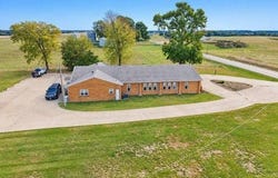 812 E Quincy, Griggsville, IL 62340