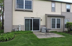 1334 Gloucester Circle, Carol Stream, IL 60188
