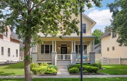 1072 Foster Rd, IowaCity, IA 52245