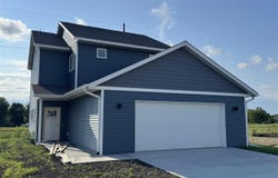 1905 Bluestem Drive, Mankato, MN 56001