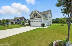 129 Glenmoor Path, Moyock, NC 27958