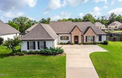 132 Freeland Lane, Clinton, MS 39056