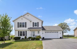 321 Tomahawk Dr, Twin Lakes, WI 53181