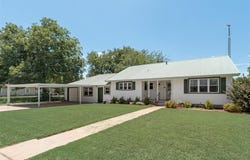409 S Carter Street, Whitewright, TX 75491