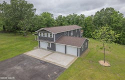 1546 S School Street, Goodman, MO 64843
