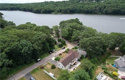 163 Winterberry Road, Narragansett, RI 02874
