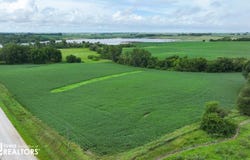 2832 740th Ave, State Center, IA 50247
