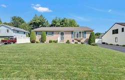 809 WHITNER ROAD, READING, PA 19605