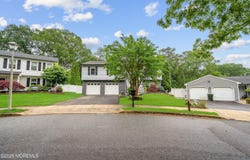 16 Lamp Post Court, Howell, NJ 07731