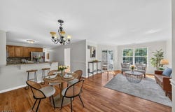 45 Parkside Ct, Wayne Twp., NJ 07470-4030