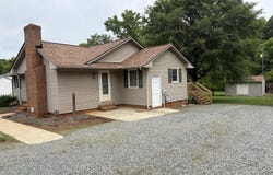 1942 Brier Lane, Graham, NC 27253