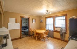 1415 Division St., Hull, IA 51239