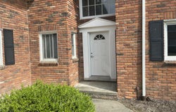 31831 Grand River Avenue, Farmington, MI 48336