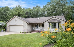 2449 Cedar Crest Lane NE, Grand Rapids, MI 49525