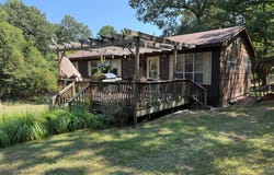 724 E Red Barn Road, Cave City, AR 72521