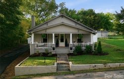 1226 1st Avenue Place NW, Hickory, NC 28601