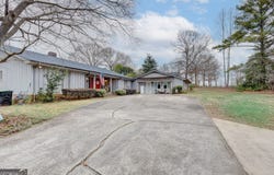 121 David, Thomaston, GA 30286