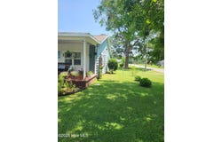 215 S Lee Avenue, Beulaville, NC 28518