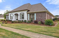 118 Flowers Lane, Brandon, MS 39047